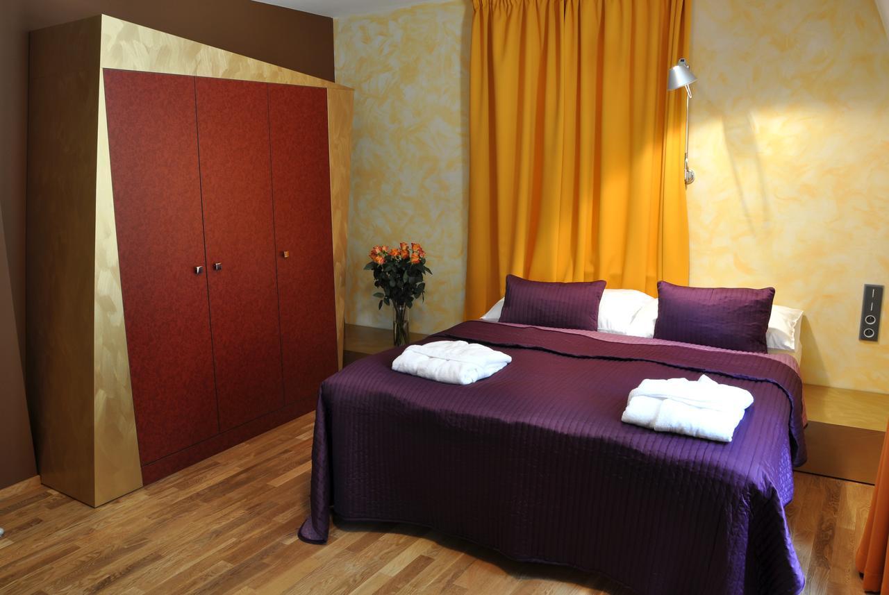 Hotel Kokorin Bilik gambar